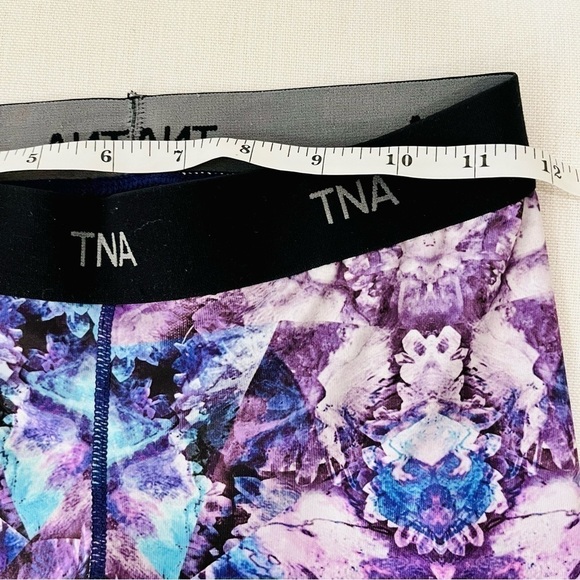 Aritzia TNA Multi Colour Cropped Low Rise Space Dye Atmosphere Leggings XS - Picture 4 of 8